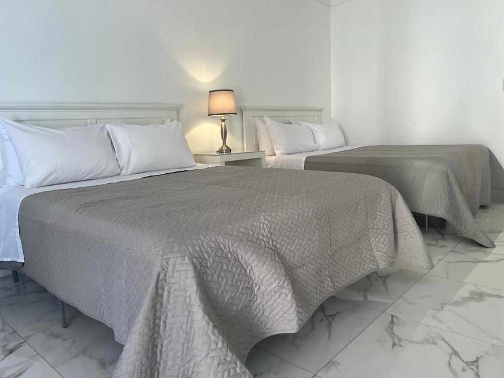 The Sunset Stay Apartments Nassau Bagian luar foto